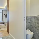 Appartamento Incredible Le Marais With Terrace Parigi